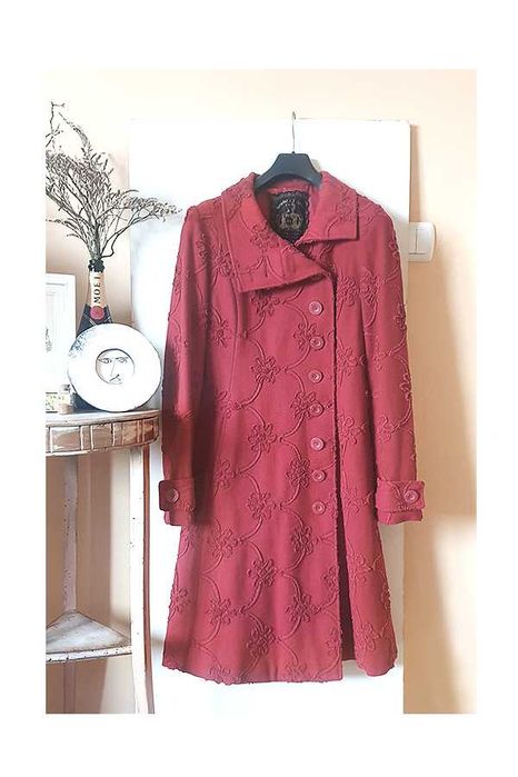 Ефектно вълнено палто, манто с флорални орнаменти от Desigual