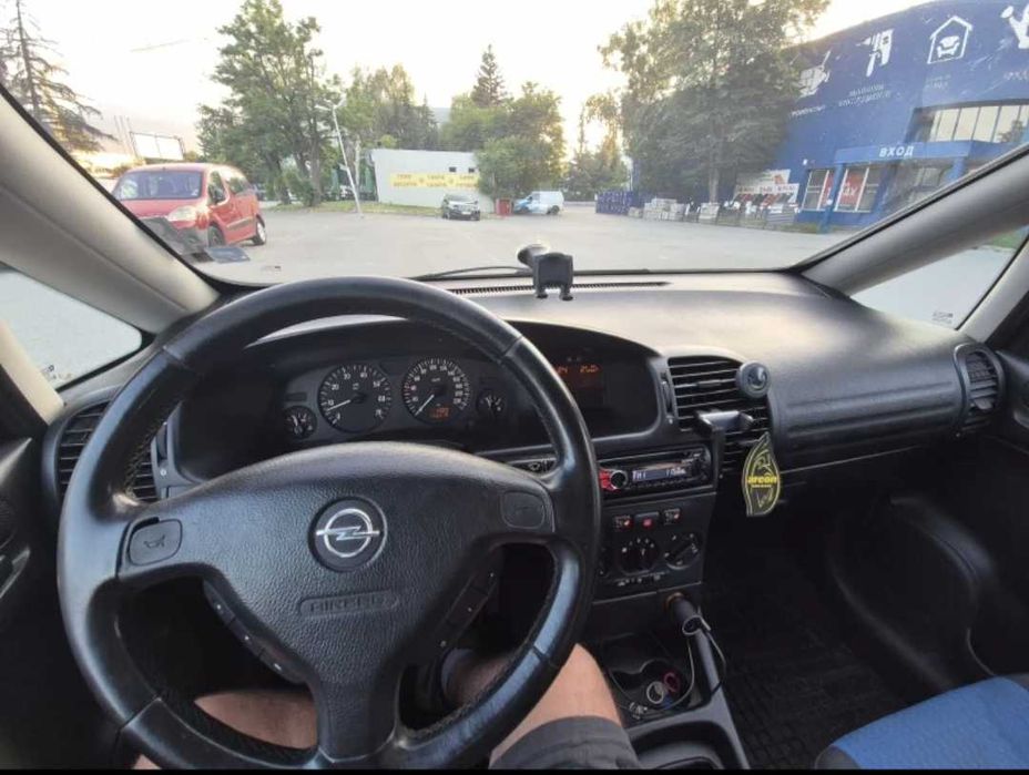 Opel Zafira, 2.2 бензин/ газ, 7 места