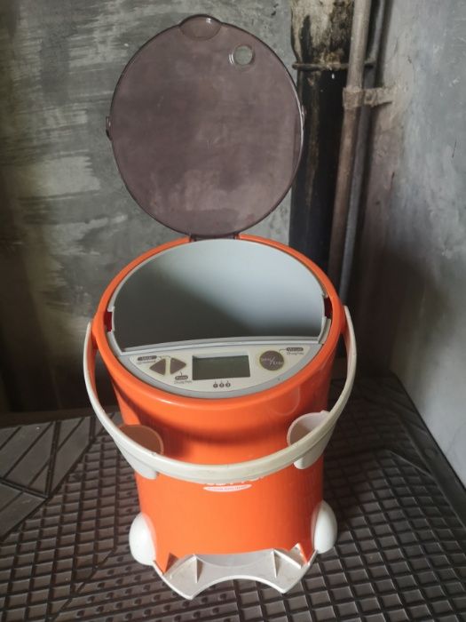 Dozator mancare pisici