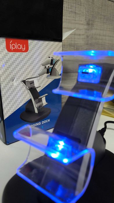 Зареждаща станция за  ps4 и ps5