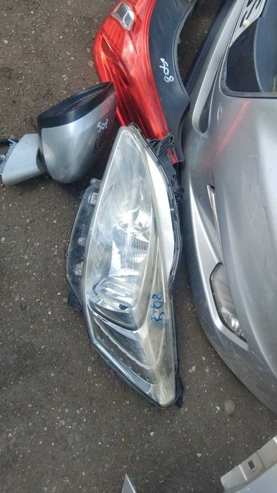 Far stanga/dreapta Peugeot 508 an 2012