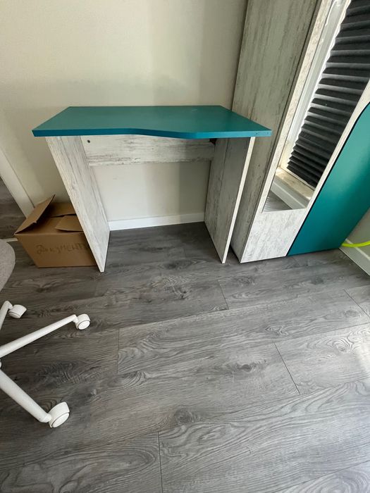 Детска стая ,лелгло,матрак,гардероб,ракличка.