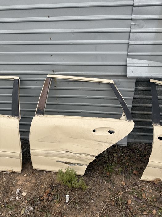 Продам двери w203 универсал