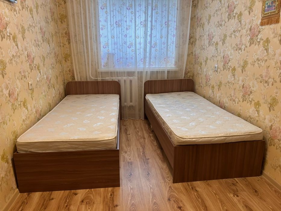 Кровать, полуторка с матрасом