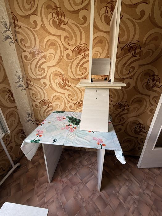 Продам Стол и 3 стула Самовывоз
