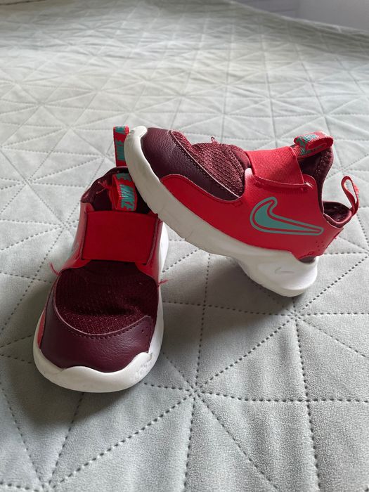 Nike детски маратонки размер 23.5, 13 см