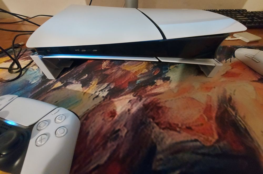 Vand PlayStation 5 Slim 1TB + Stand orizontal. *VANDUT*