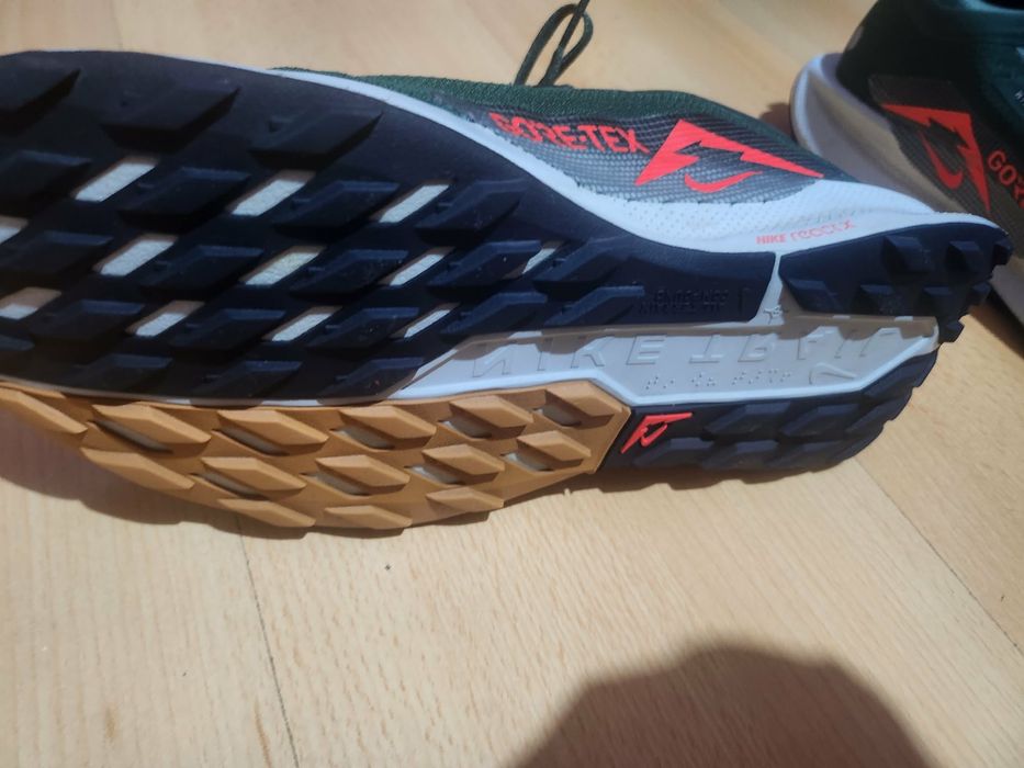 Маратонки Nike GORETEX