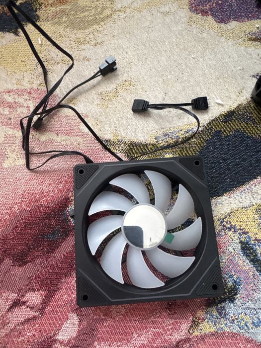 Vand 3 ventilatoare argb noi 120mm negociabil
