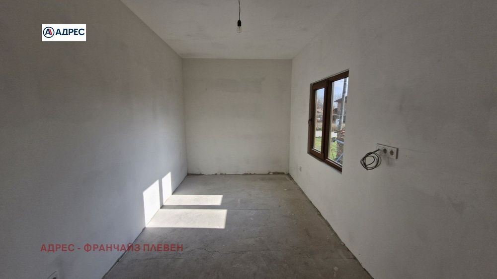 Къща в Плевен, област-с.Пелишат площ 74 цена 57000