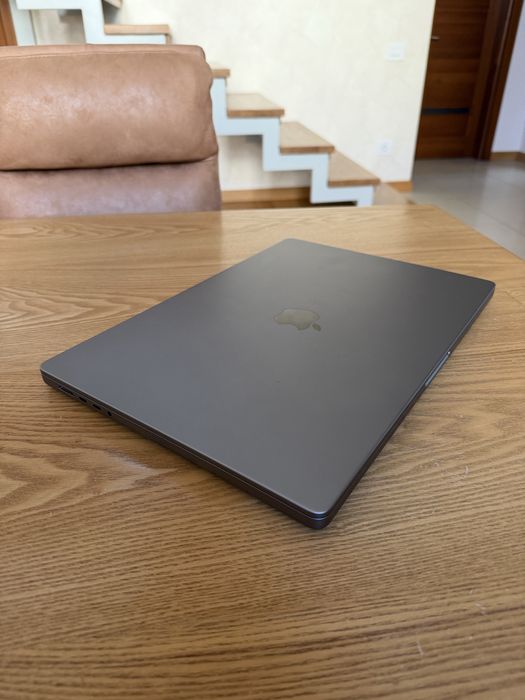 Laptop Apple MacBook Pro M2 Pro 2023 16" 32 GB RAM 500 SSD in stare perfecta