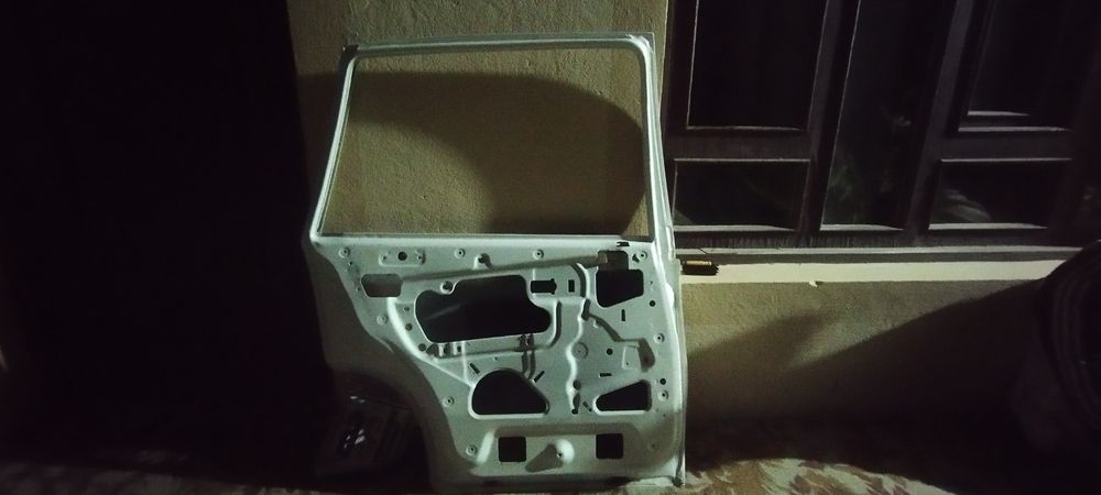 Nexia 2 chap taraf orqa eshik