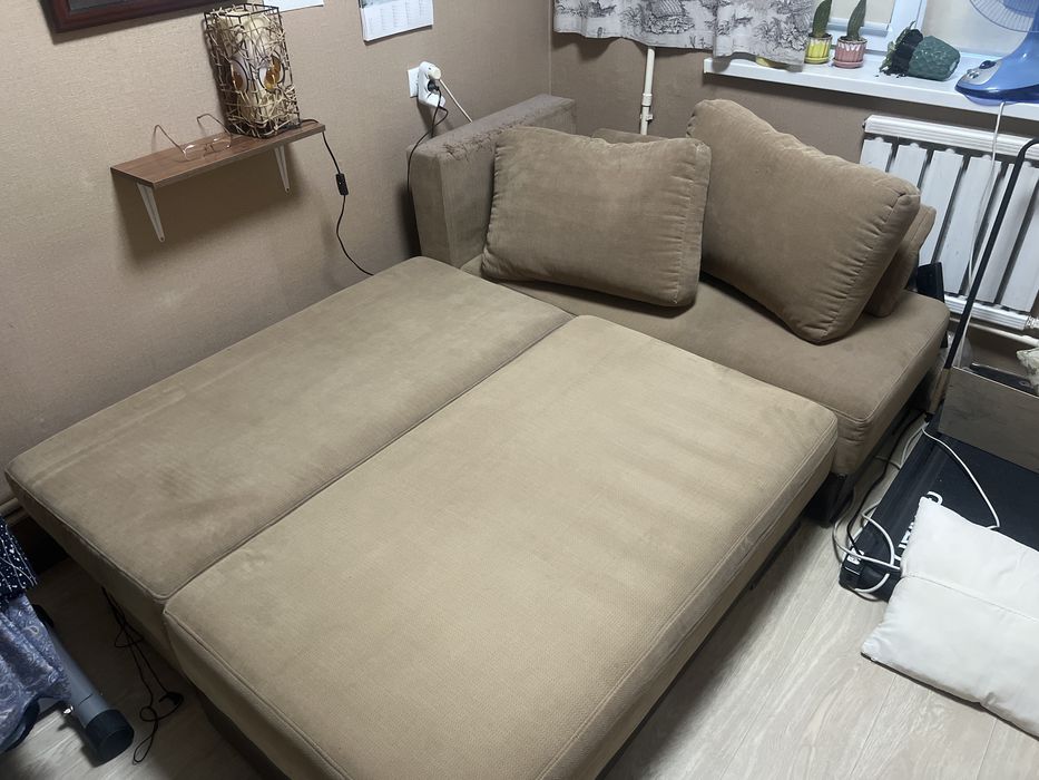 Продам диван в хорошем состоянии.