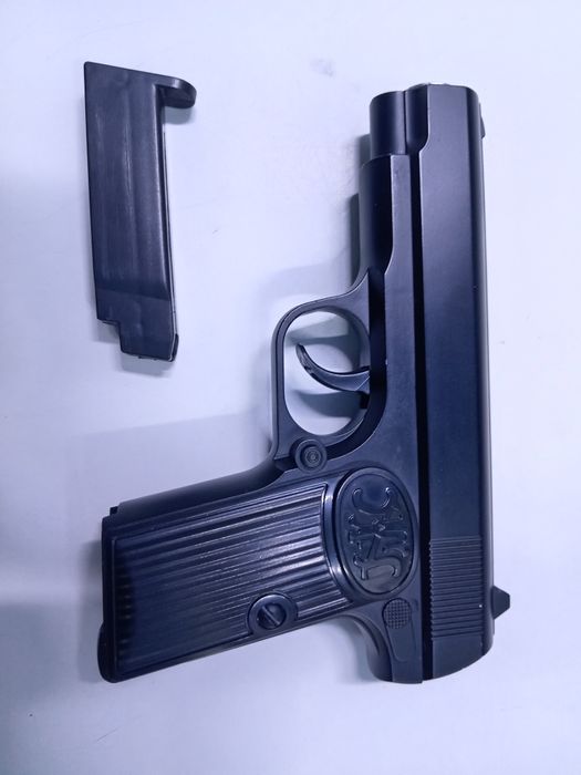 Игрушечный спринговый пистолет BROWNING