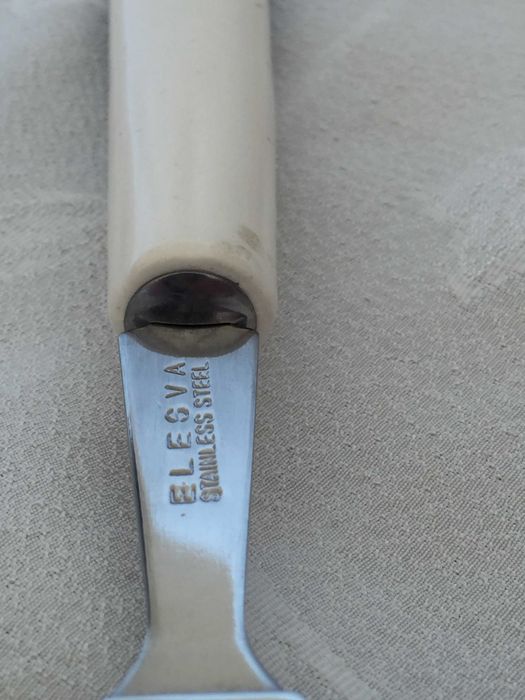 Нож / слайсер/  шпатула за сирене с керамична дръжка Elesva Delft blue