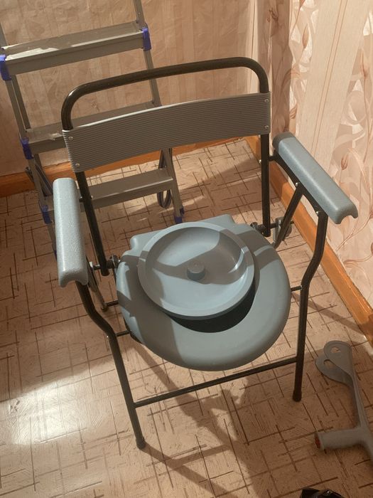 Хадунки , био туалет , костыль