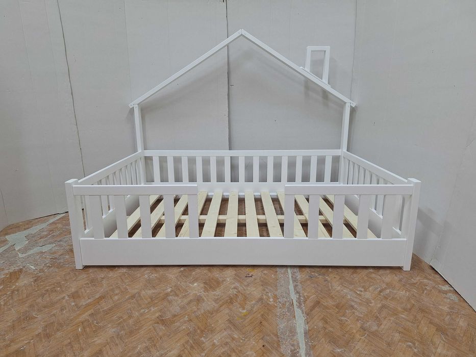 TRANSPORT GRATUIT.Pat tip casuta din lemn masiv.Cod 421