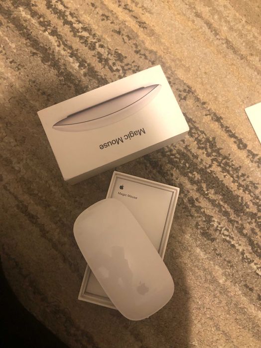 Apple Magic Keyboard Touch Id si Magic Mouse