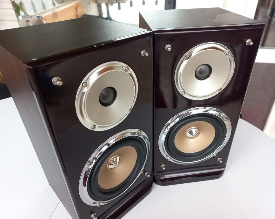 Английски тонколони HARROT