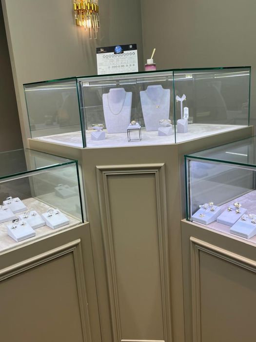 Витрины стеклянные