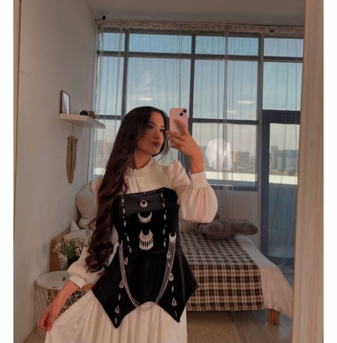 Сдам на прокат !Корсет и Баска