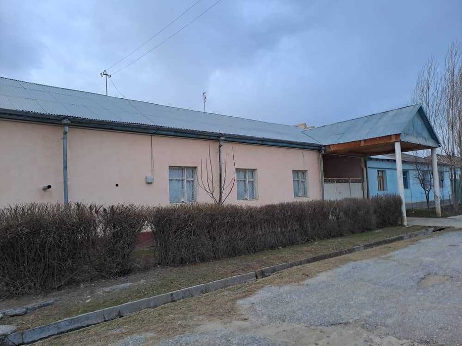 Участка сотилади ! Яшаш учун хамма шароитлар бор !