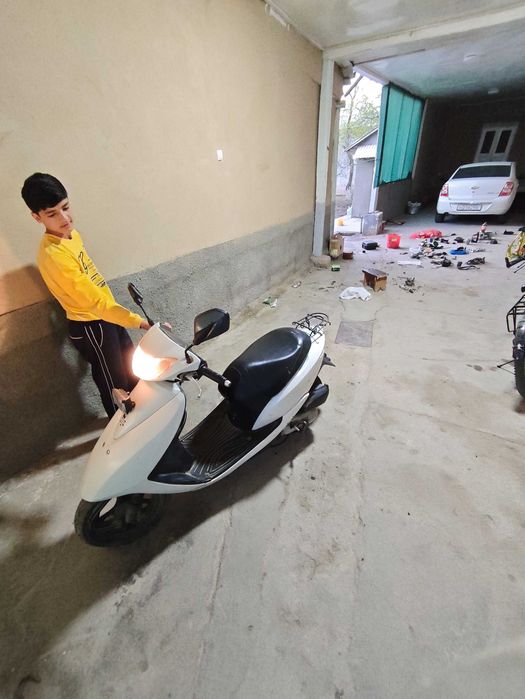 Скутер Honda dio