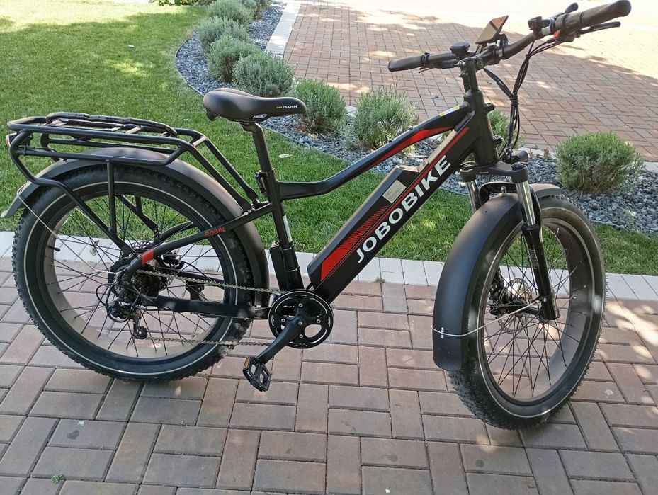 Bicicleta jobobike electrica este noua.