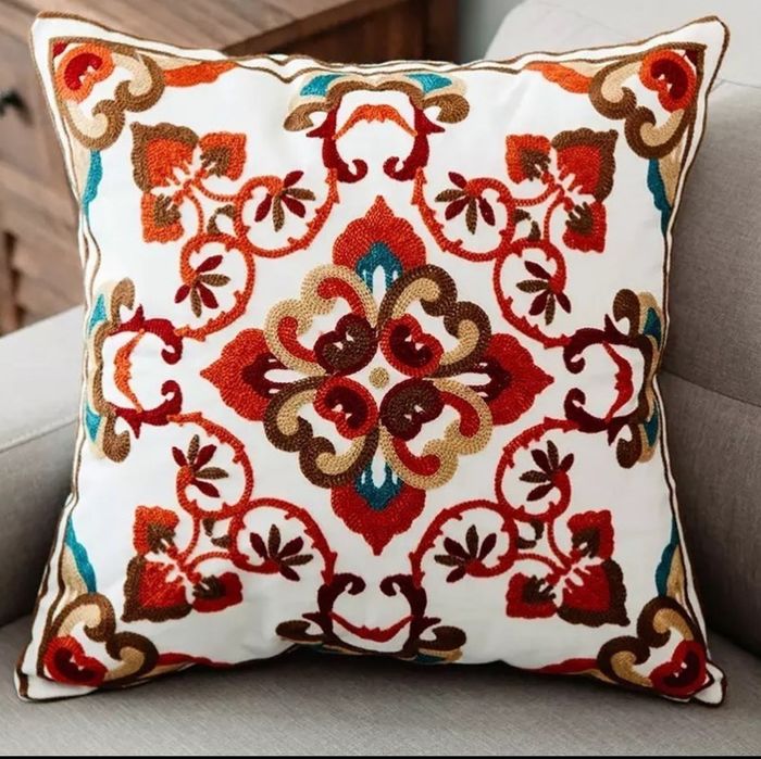 Наволочки с вышивкой