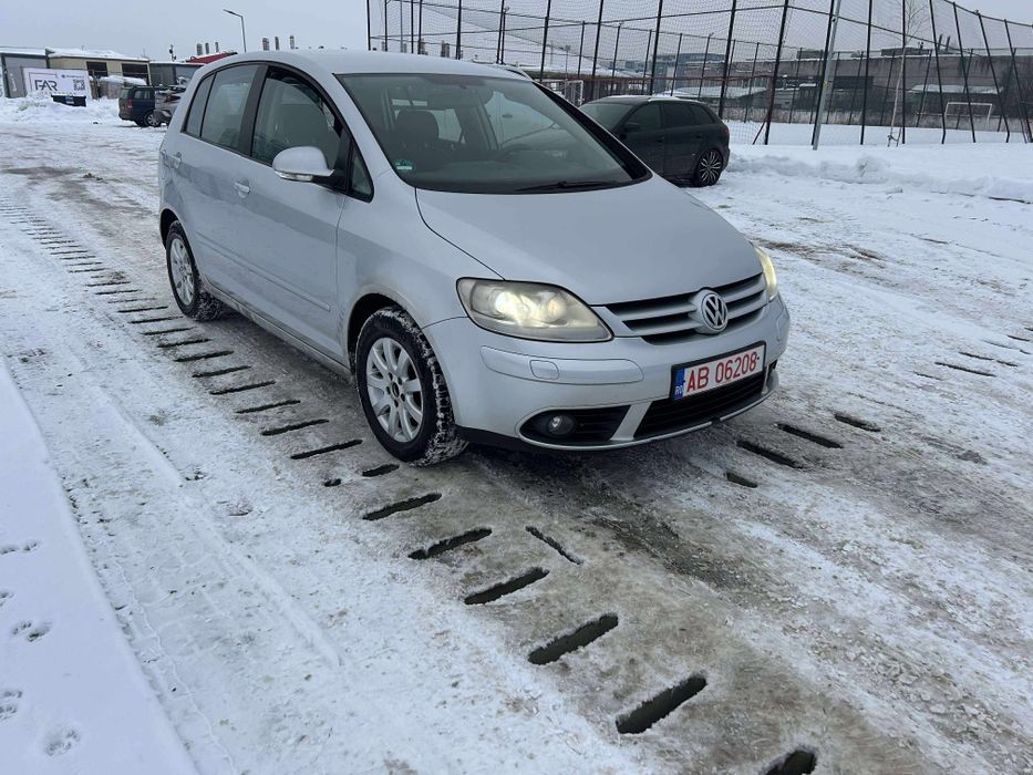 Vand  Golf5 Plus  2.L Benzina