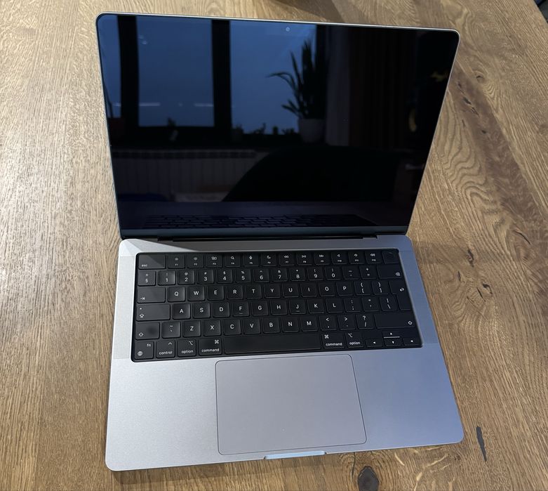 MacBook Pro 14” M1 Pro 16GB Ram 512 SSD