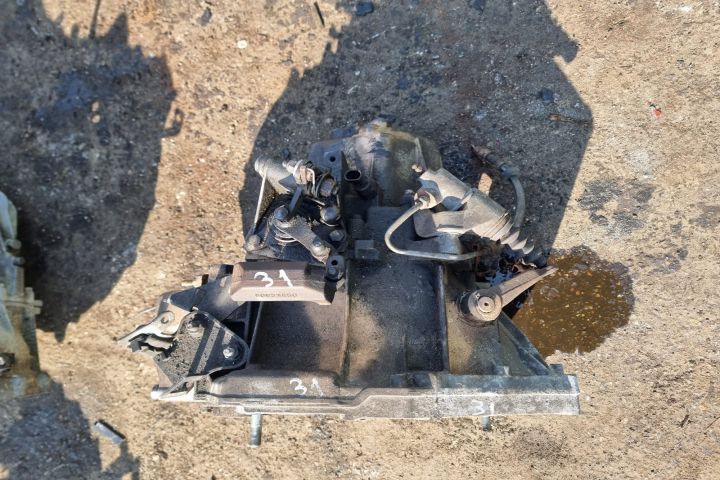 Cutie de viteze 5 trepte 1.9 jtd 937A3000 46783510 Alfa Romeo 147 2  [din 2004 pana  2010] seria