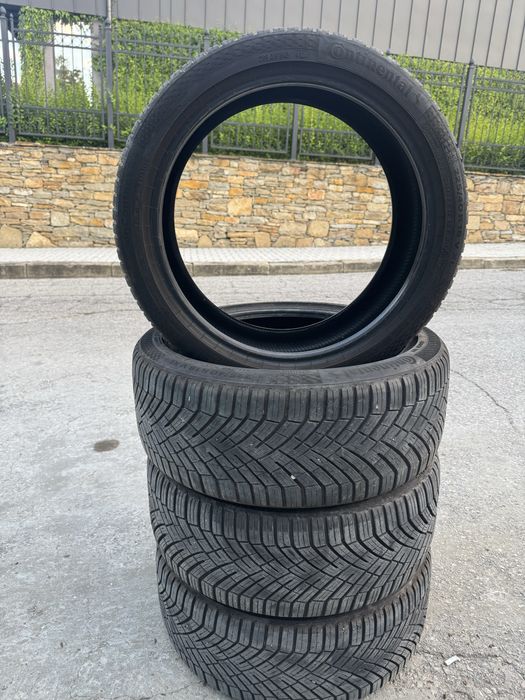 225/40/18 Continental  AllSeason Contact 2 DOT4124