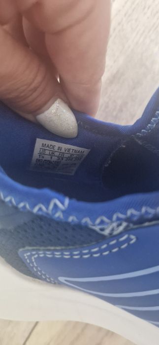 Маратонки Adidas, 33 номер