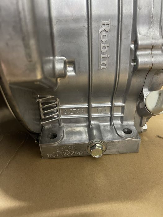 Двигатель Subaru-Robin EY28D