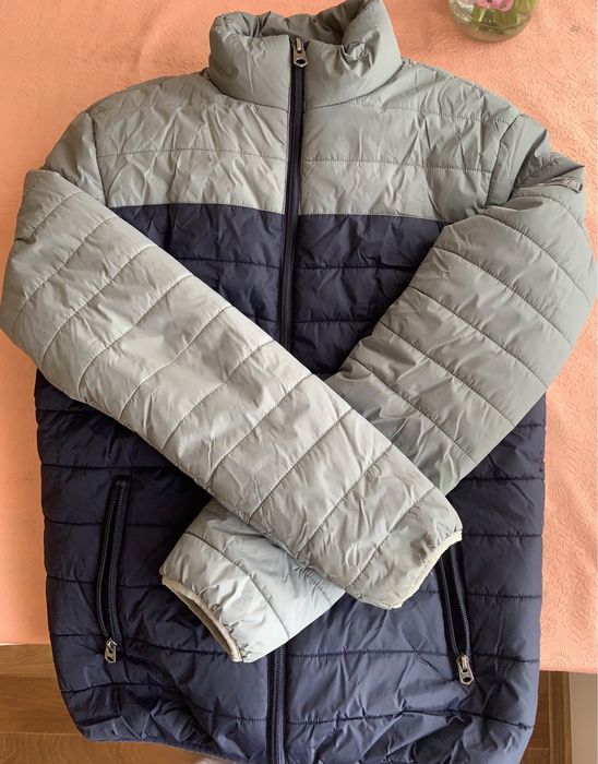 Продам демисезонную куртку