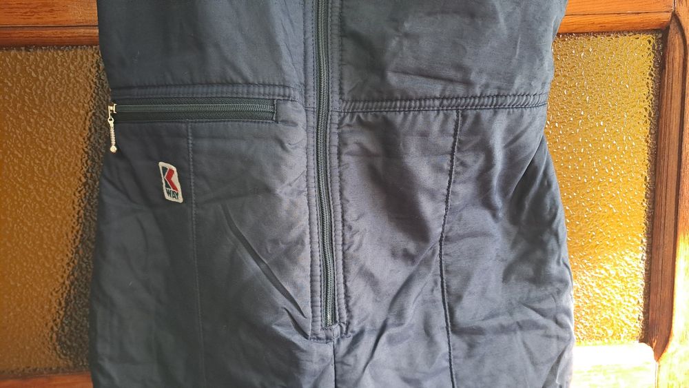 Продам болоньевые штаны  3000т