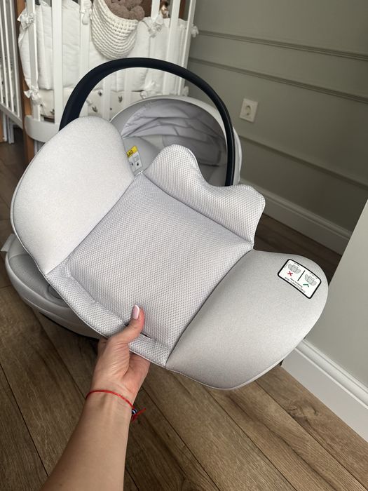 Продам автокресло cybex