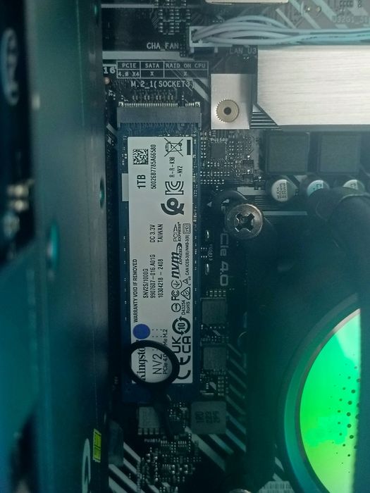 Продаеться комп срочно