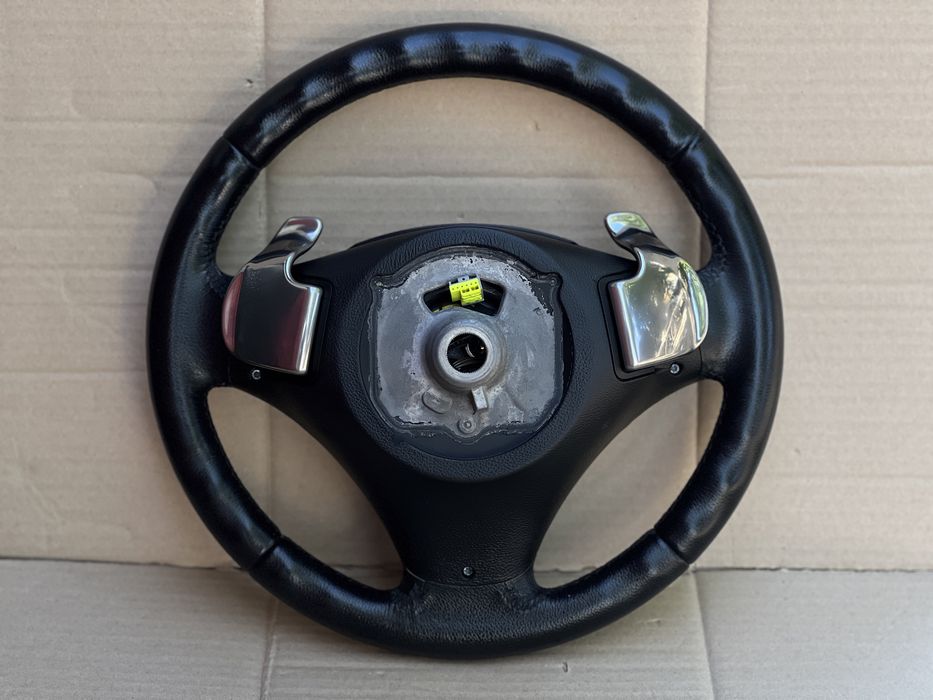 Bmw e90,e91,e92,Е87 SportLine волан с Пера в много добро състояние.