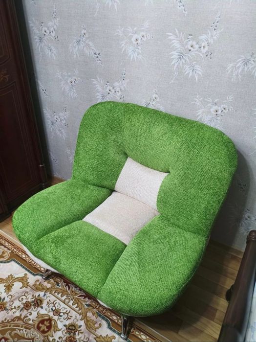 Диван раскладной и 2 кресла