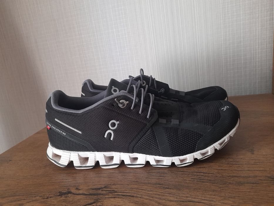 On Cloud маратонки 38 номер.