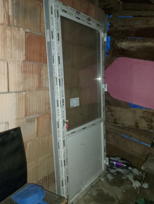 Ușa termopan sticla dubla