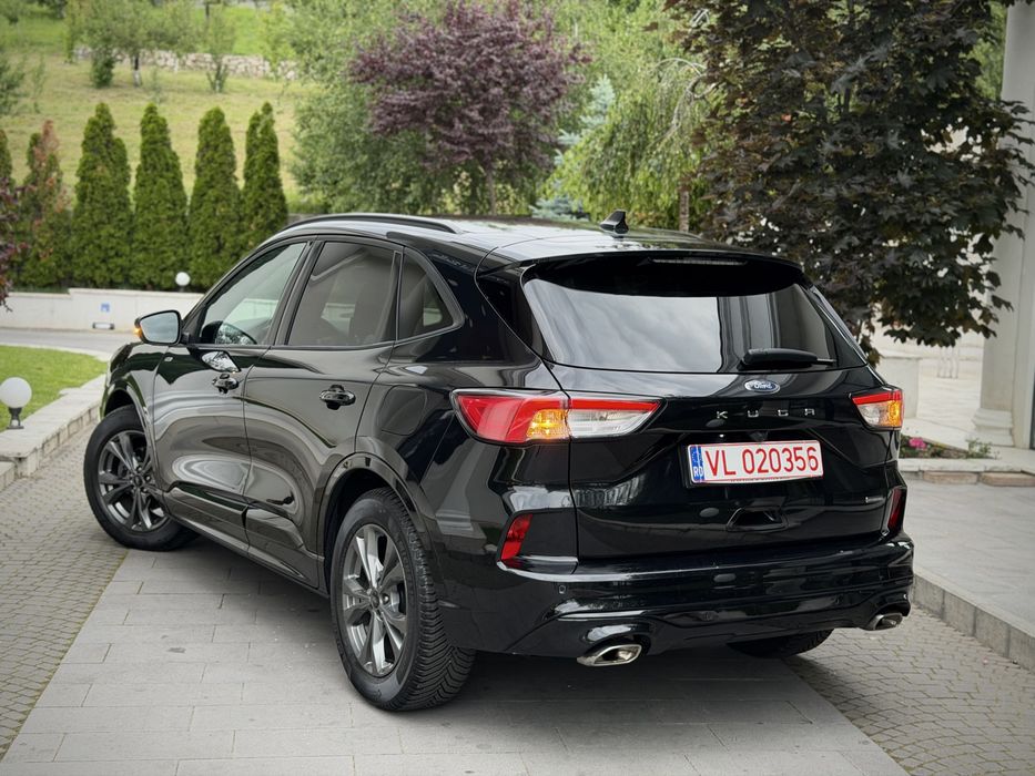 FORD Kuga 2023 — imagine 3