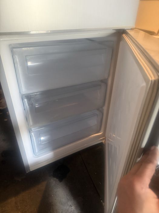 Продам холодильник Samsung