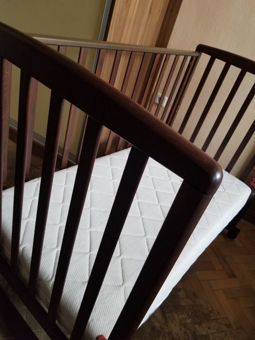 Дървено детско легло-люлка с матрак