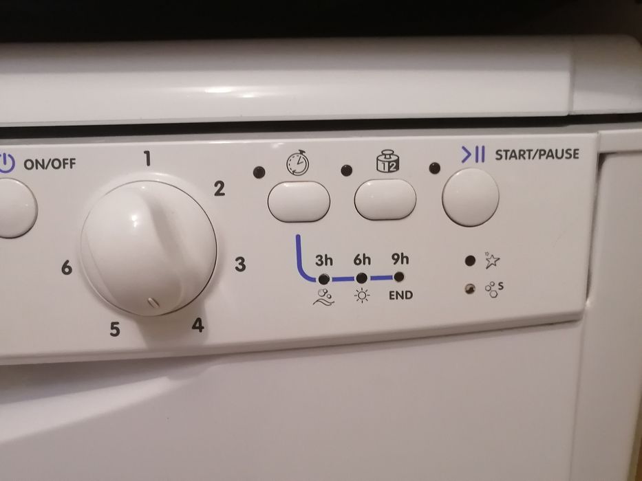 Посудомоечная машина INDESIT