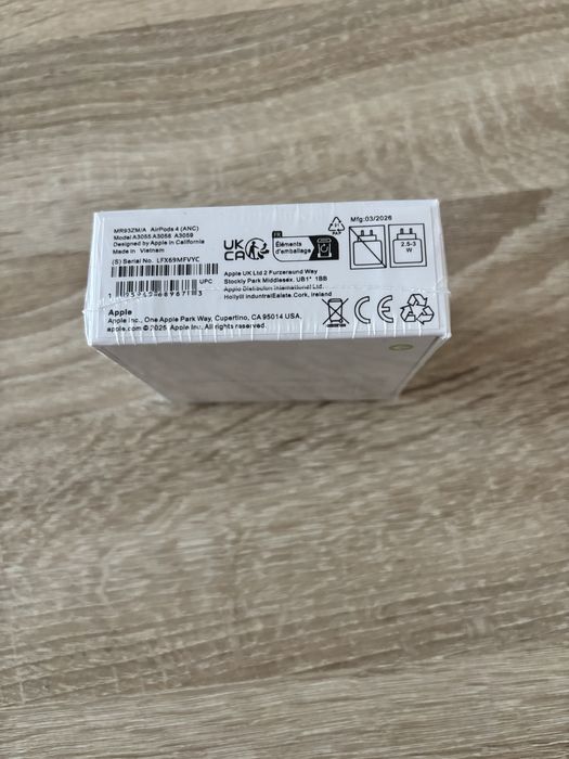 AirPods 4 ANC(Active Noise Cancellation)