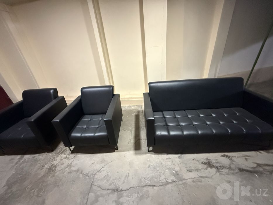 Ofisniy kreslo qora koja