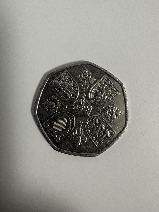 Moneda 50 pence King Charles III 50p: Her Majesty Queen Elizabeth II